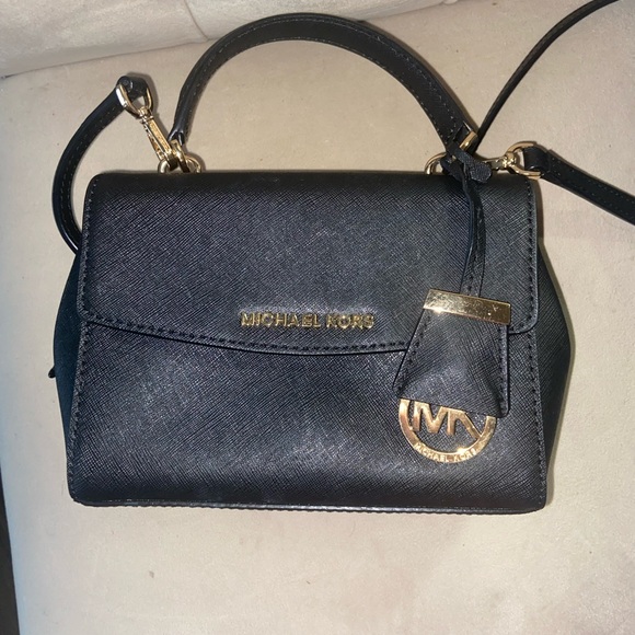Michael Kors women’s black crossbody - Picture 1 of 4